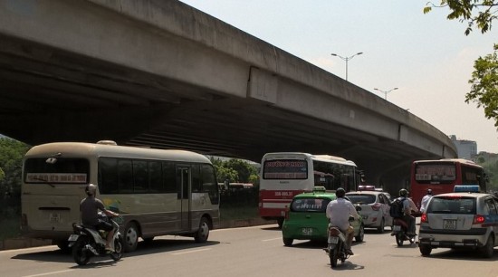 Vẫn xuất hiện xe khách chạy trái tuyến ảnh 1